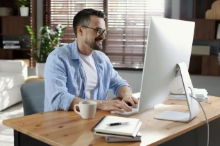 Expert instructional designer planning a corporate training curriculum blueprint.