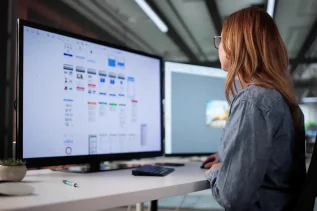 L&D courseware developer building interactive digital learning modules in Articulate Storyline.